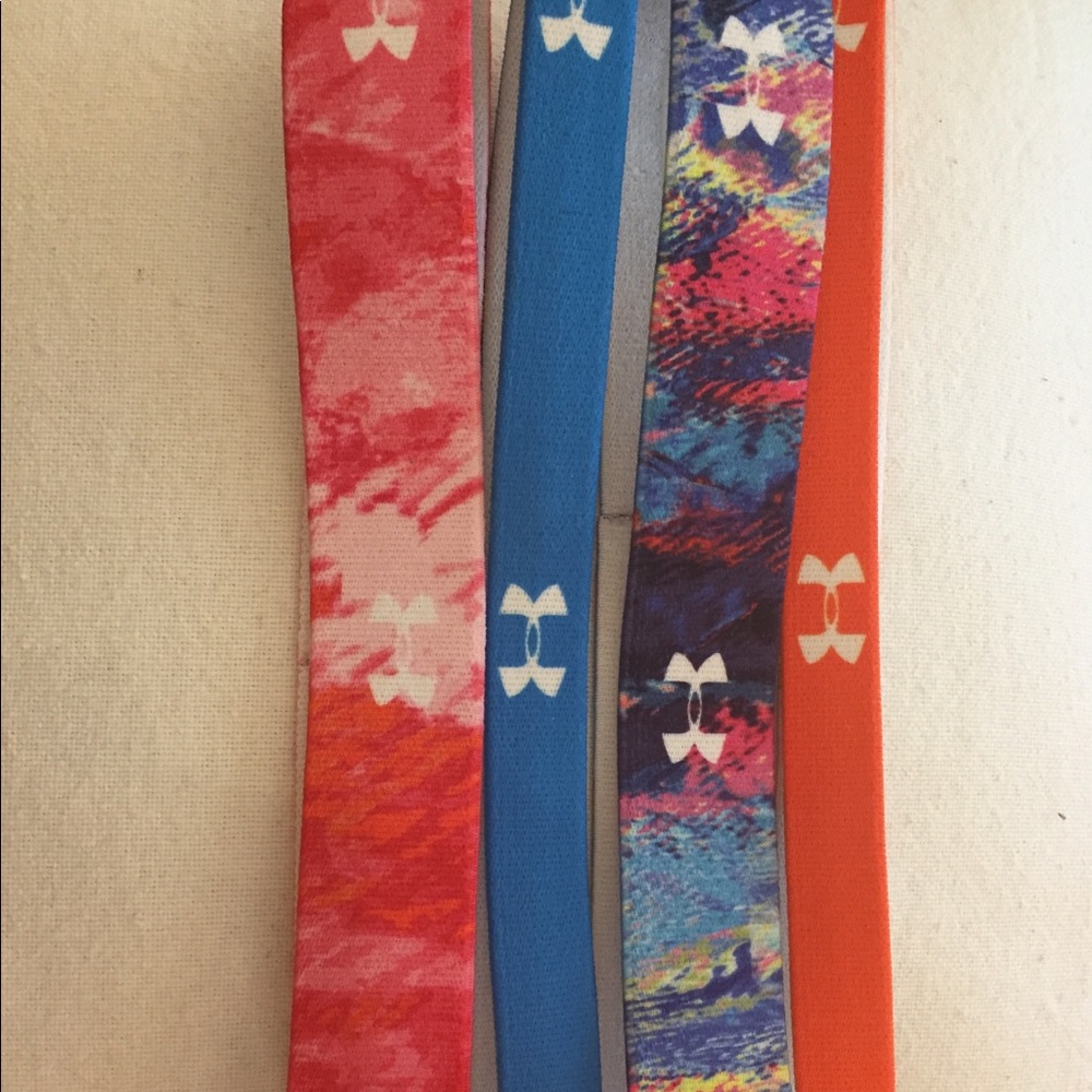 🌼4 women’s Under Armour headbands🌼